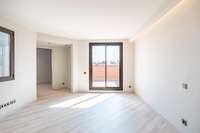 living - 62m² penthouse with 56m² terrace for sale in Eixample Right - gallery thumbnail - 1