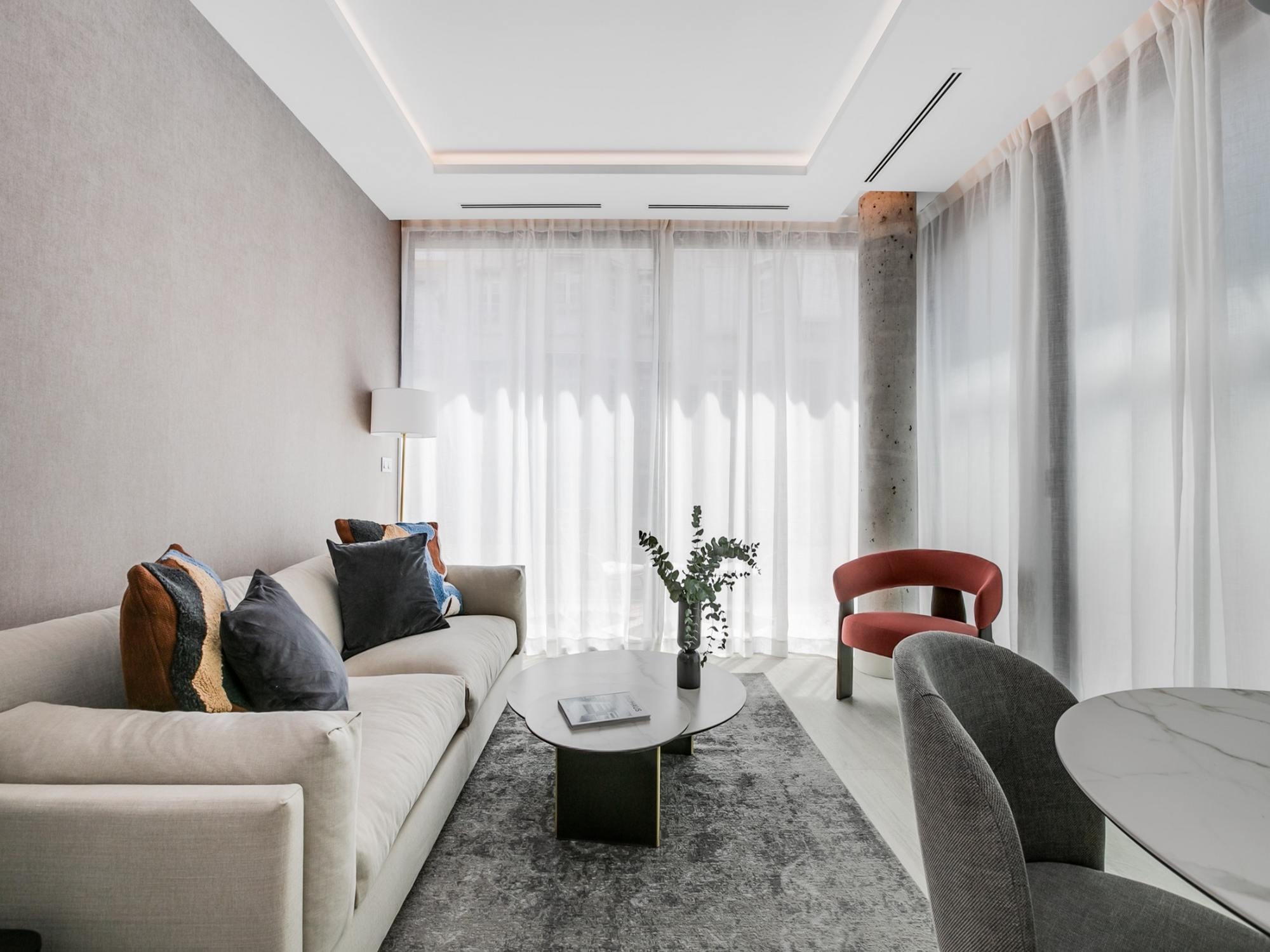 living - 125m² apartment with 15m² terrace for rent in Recoletos - gallery thumbnail - 8