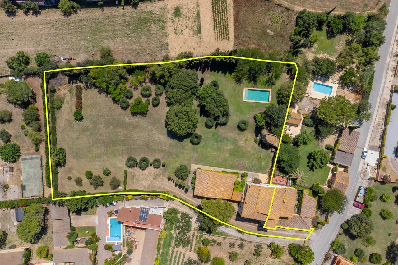 living - 623m² country house for sale in Alt Empordà, Girona - Floor Plan - 1