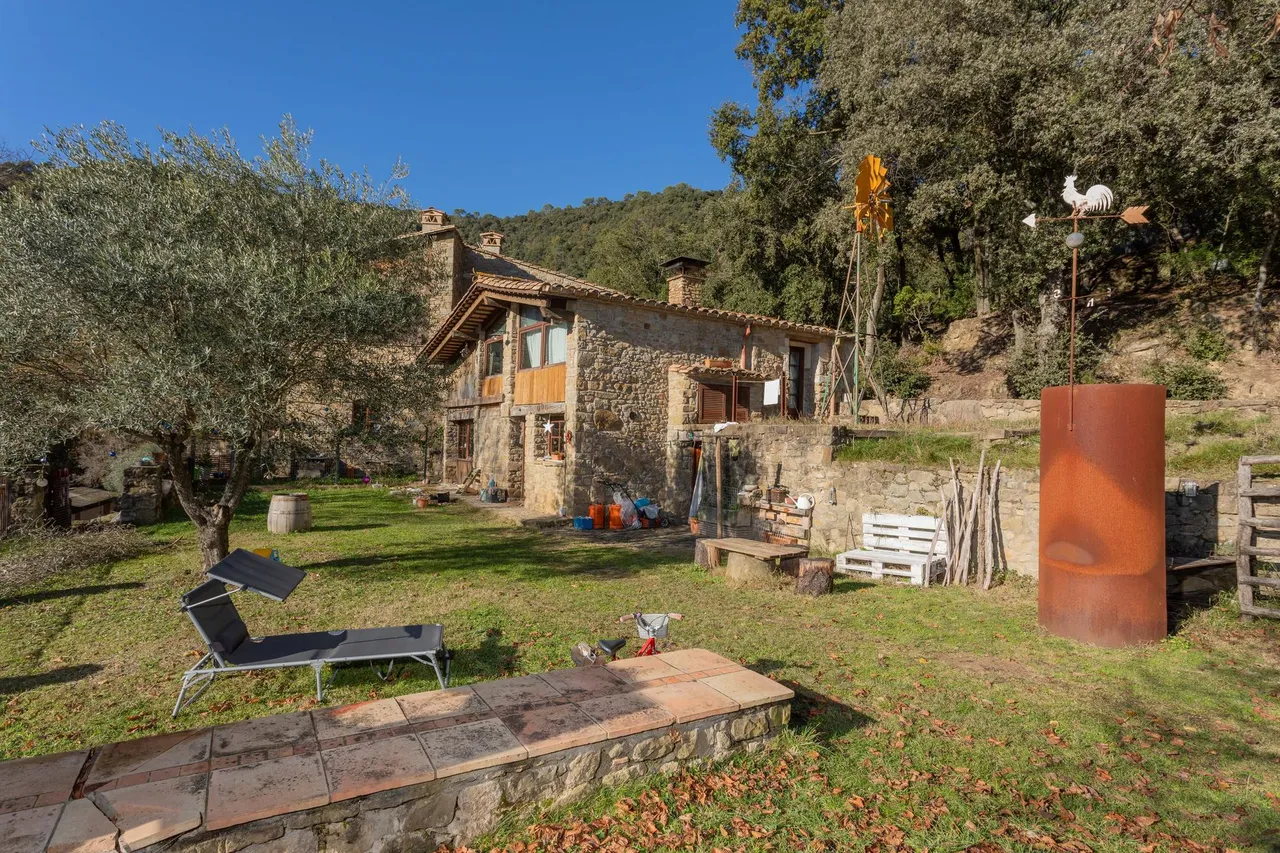 living - Casa rural de 775m² en venta en Pla de l'Estany, Girona - gallery - 5