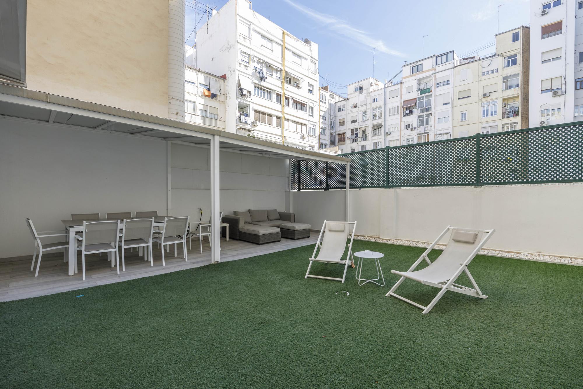 living - Piso de 155m² con 50m² terraza en alquiler en Gran Vía - gallery thumbnail - 9