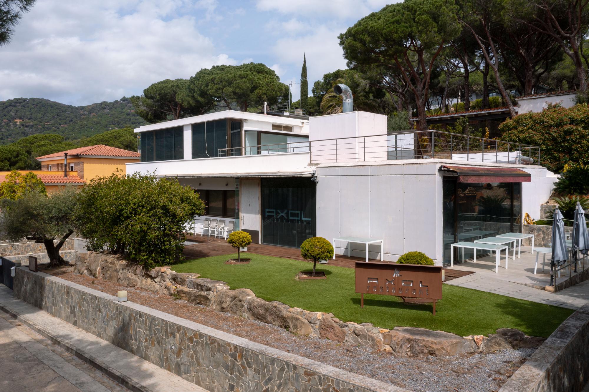 living - 459m² house / villa for sale in Cabrils, Barcelona - gallery thumbnail - 3