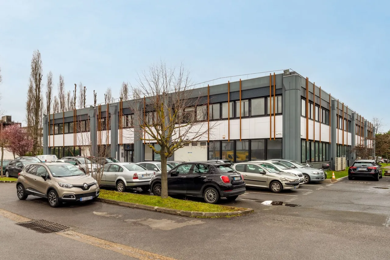 logistics - Light Industrial Premises / Offices For Rent - gallery - 5