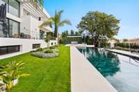 living - 980m² house / villa with 500m² garden for sale in Paraiso - gallery thumbnail - 4