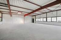 logistics - Activités / Bureaux À Louer - gallery thumbnail - 2
