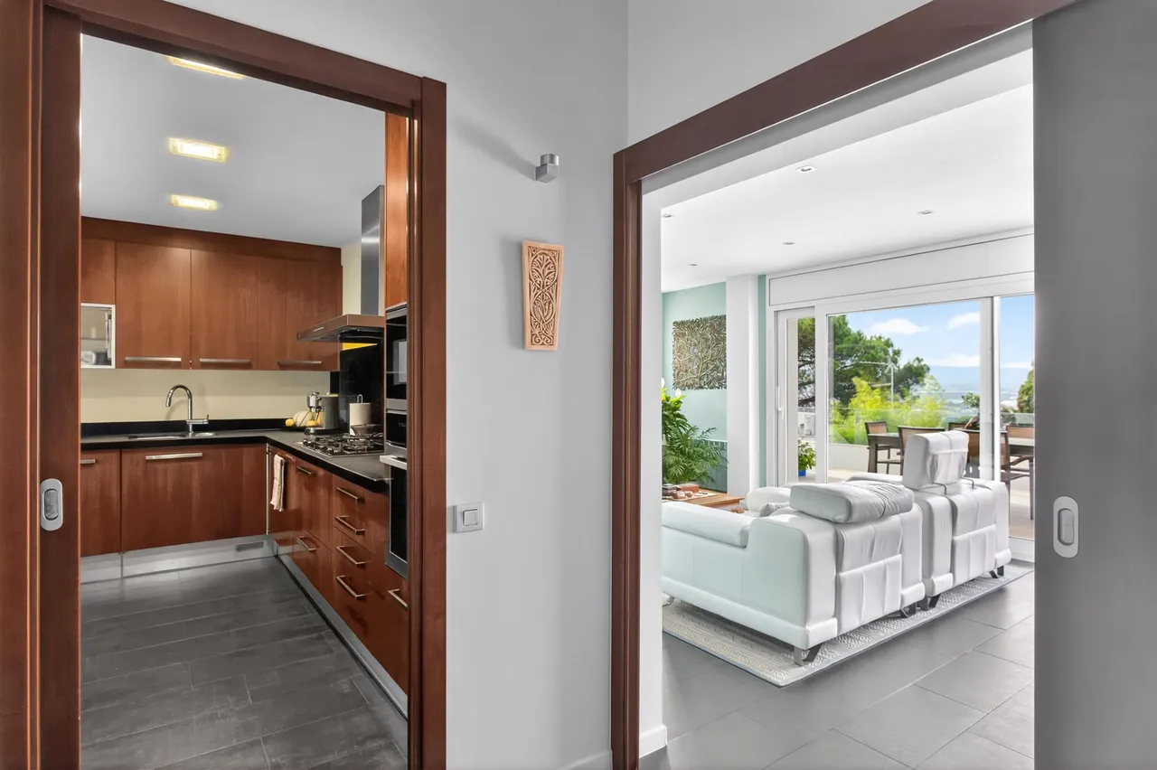 living - 224m² house / villa for sale in Vallromanes, Barcelona - gallery - 5