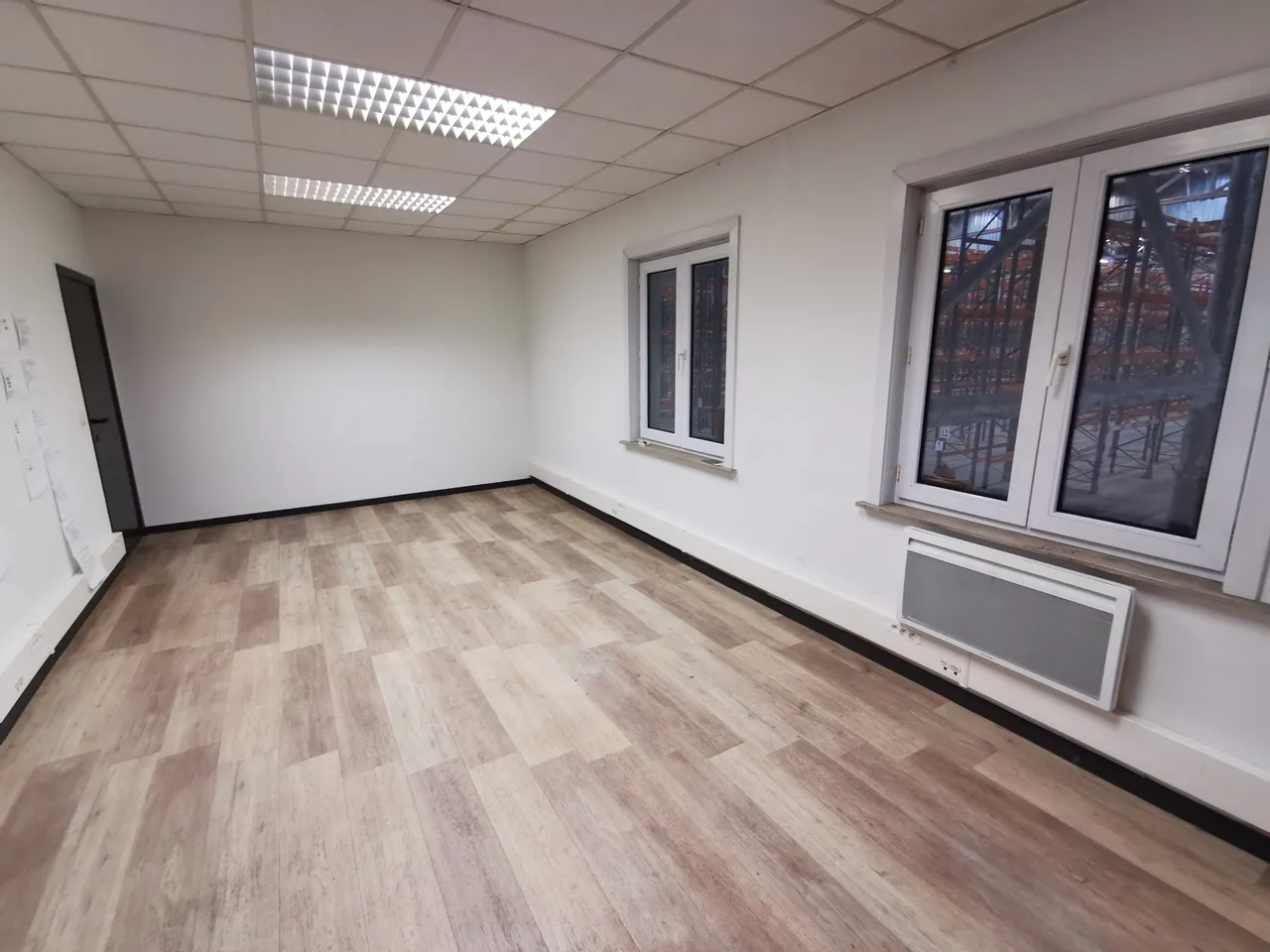 logistics - Logistics Warehouse For Rent - gallery - 6