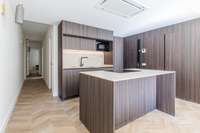 living - 110m² apartment for sale in Ciudad Jardín, Madrid - gallery thumbnail - 9