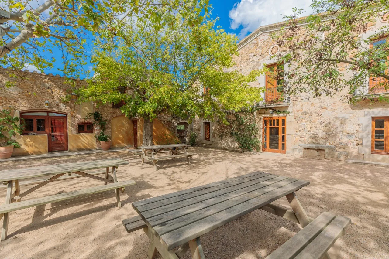 living - 1,152m² country house with 4,600m² garden for sale in El Gironés - gallery - 3