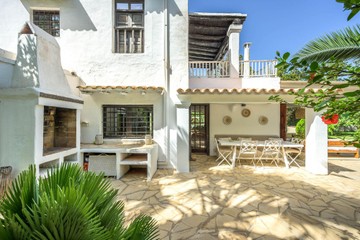 living - Casa / villa de 250m² con 50m² de jardín en alquiler en San José - featured