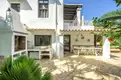 living - Casa / villa de 250m² con 50m² de jardín en alquiler en San José - gallery thumbnail - 1