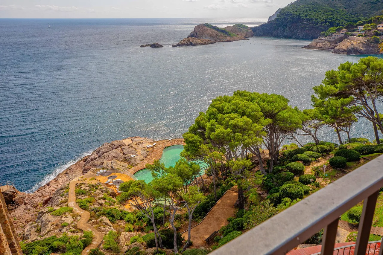 living - 409m² apartment for sale in Sa Tuna, Costa Brava - gallery - 3