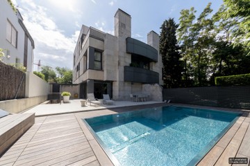 living - Casa / villa de 396m² con 140m² de jardín en venta en Arturo Soria - featured