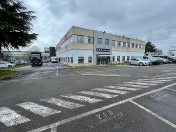 logistics - Light Industrial Premises / Offices For Rent - featured