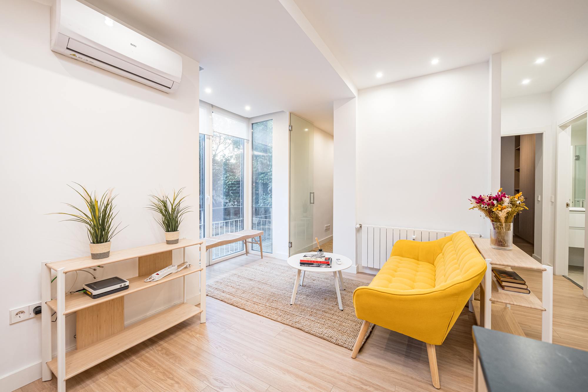 living - 47m² apartment for sale in Hispanoamérica, Madrid - gallery thumbnail - 6
