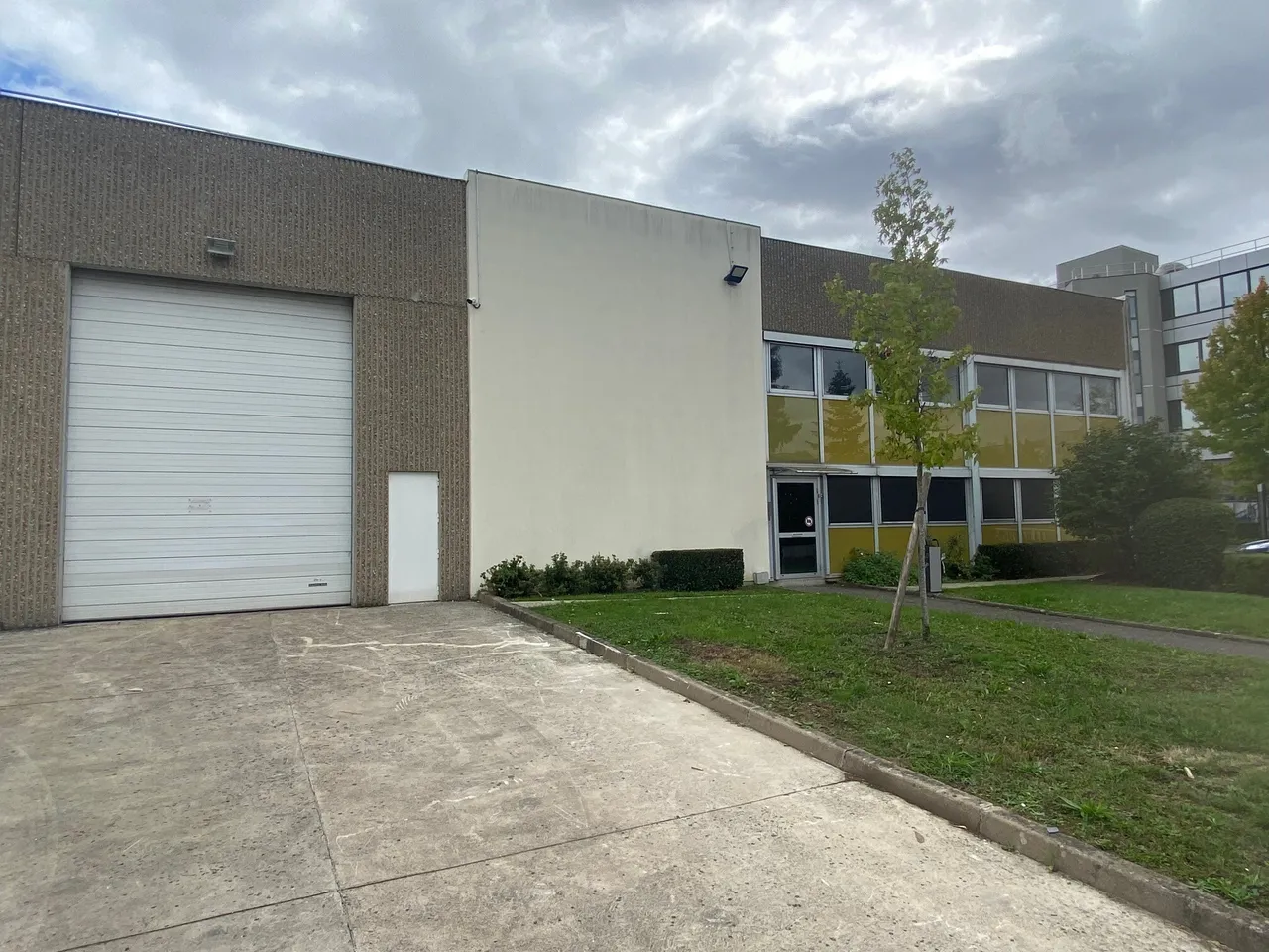 logistics - Warehouse / Offices For Rent - gallery - 5