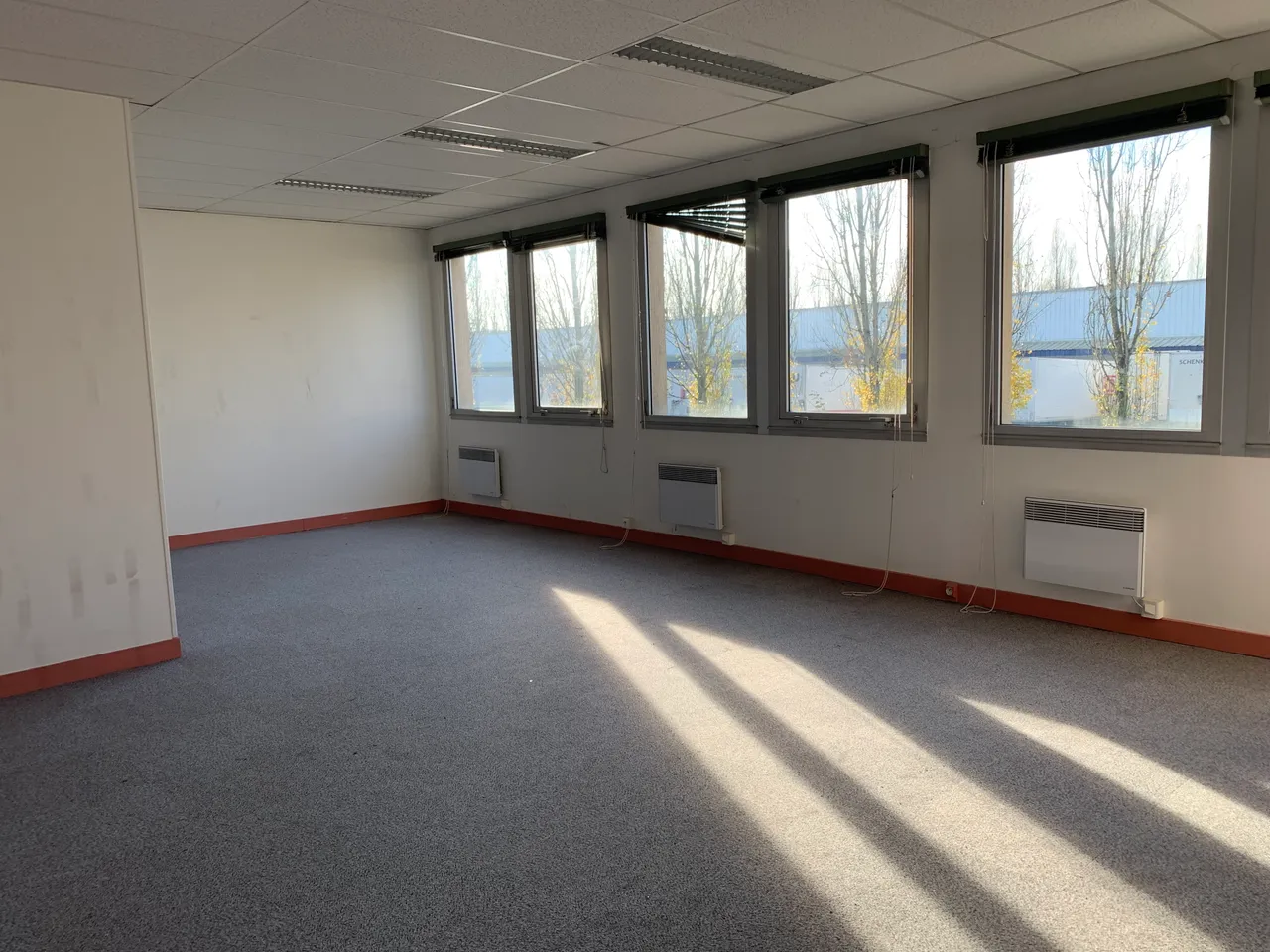 logistics - Activités / Bureaux À Louer - gallery - 9