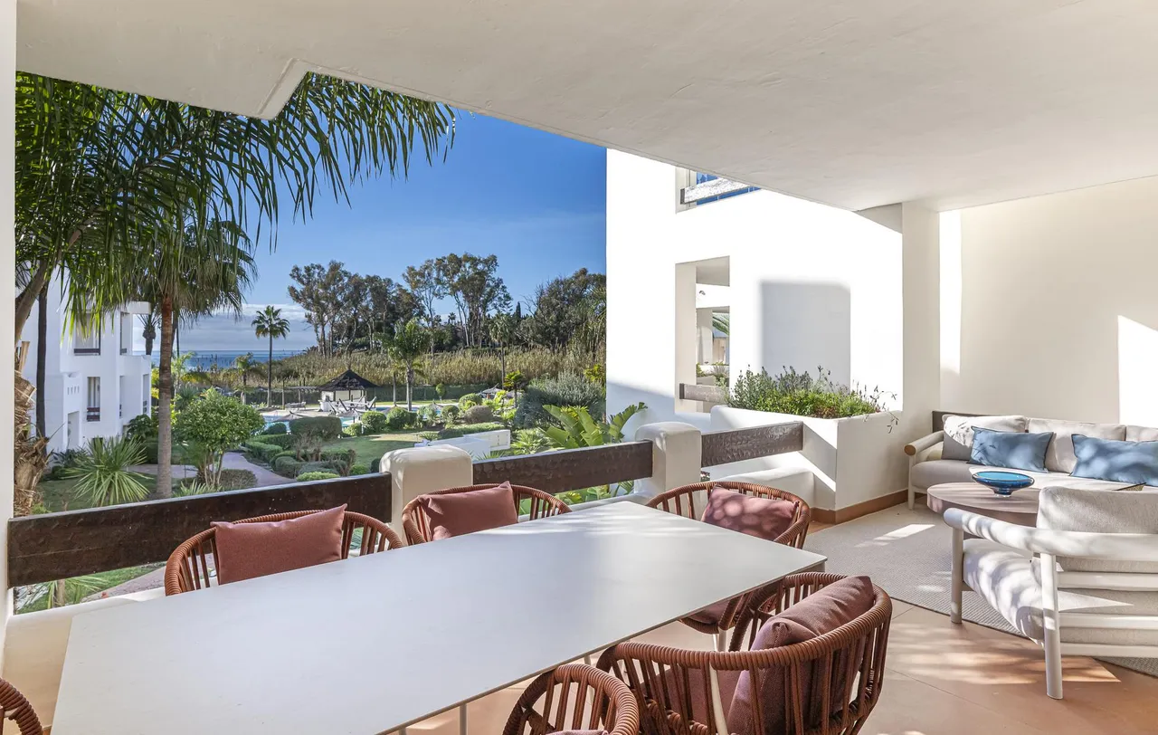 living - Piso de 122m² con 23m² terraza en venta en New Golden Mile - gallery - 3