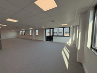 logistics - Light Industrial Premises / Offices For Rent - gallery thumbnail - 10
