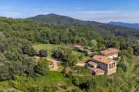 living - Hotel de 1,686m² en venta en La Garrotxa, Girona - gallery thumbnail - 7
