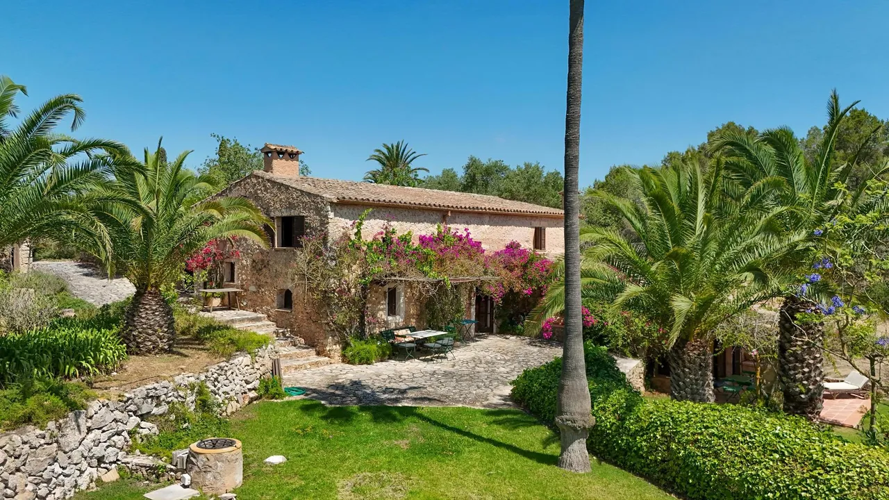 living - 510m² country house with 206,000m² garden for sale in Manacor - gallery - 2