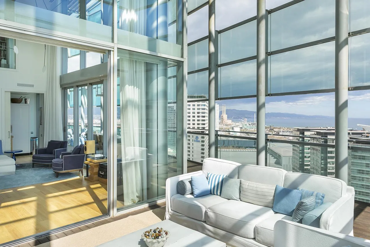 living - 141 m² penthouse with 85 m² terrace for sale in Diagonal Mar - gallery - 8