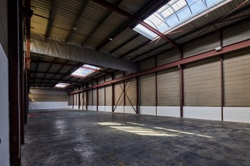 logistics - Activités / Bureaux À Louer - featured