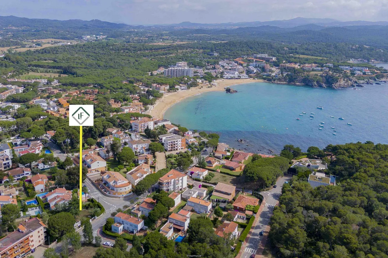 living - Proyecto de 9 apartamentos de obra nueva, ubicados a poca distancia a pie de la playa de La Fosca en Palamós - gallery - 2