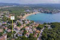 living - Proyecto de 9 apartamentos de obra nueva, ubicados a poca distancia a pie de la playa de La Fosca en Palamós - gallery thumbnail - 2