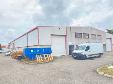 logistics - Activités / Bureaux À Louer - featured