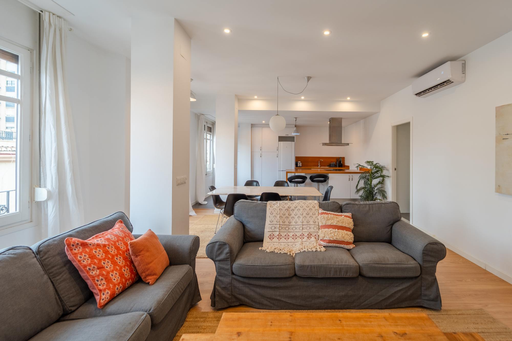 living - Piso de 117m² en alquiler en Extramurs, Valencia - featured