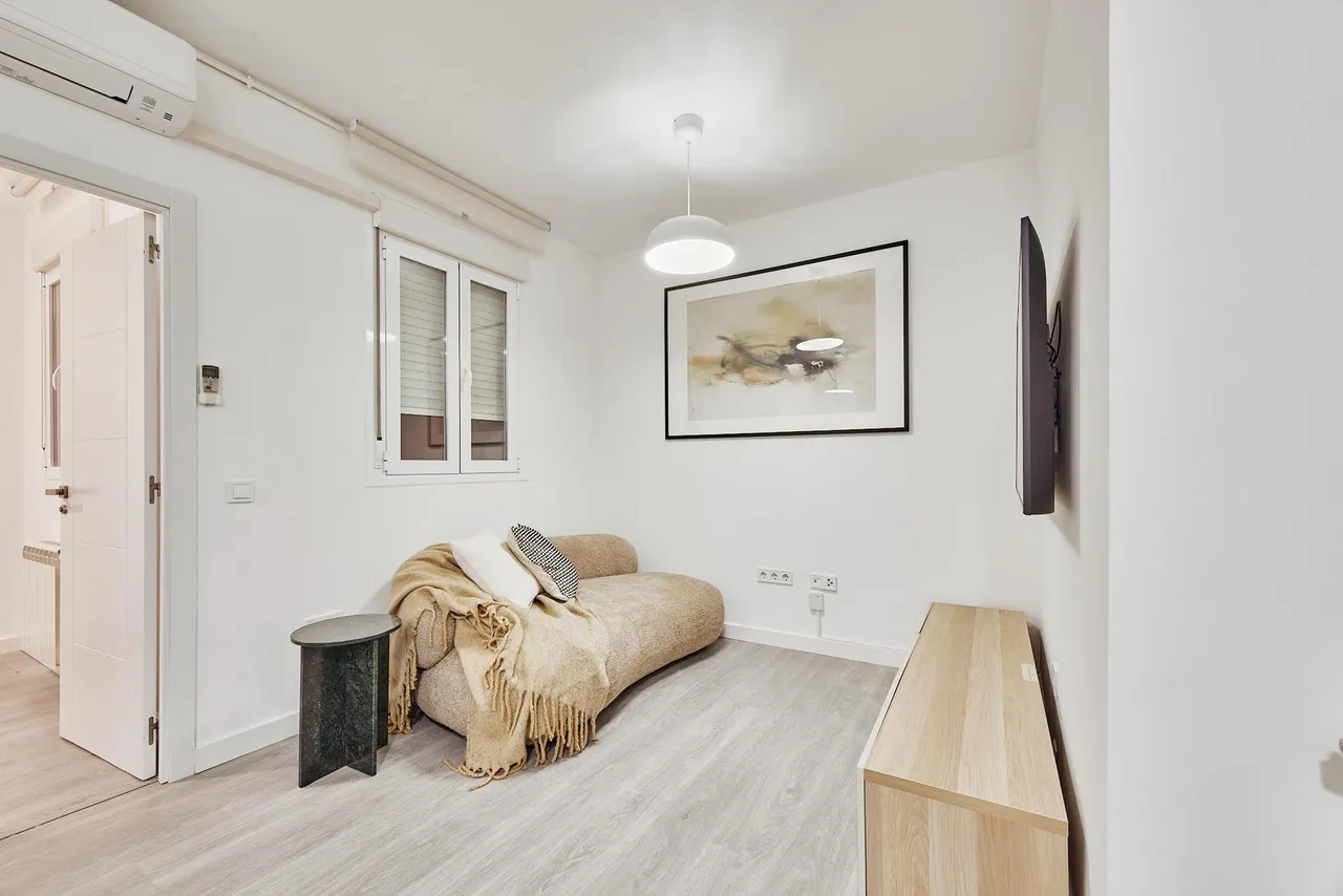 living - Piso de 60m² en venta en Arapiles, Madrid - gallery - 2