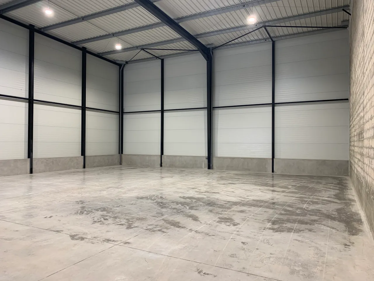 logistics - Light Industrial Premises / Offices For Rent - gallery - 4