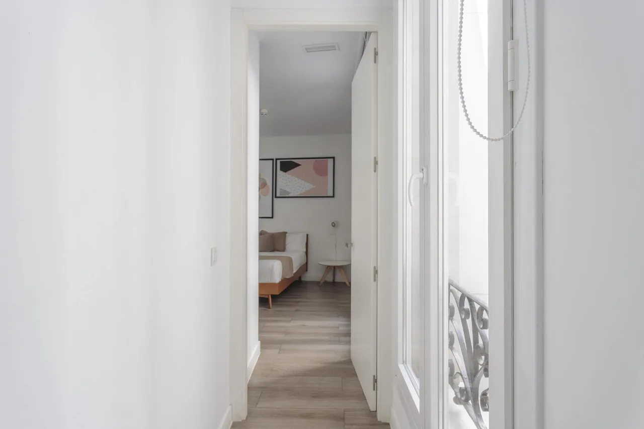 living - Piso de 55m² en alquiler en Sol, Madrid - gallery - 9