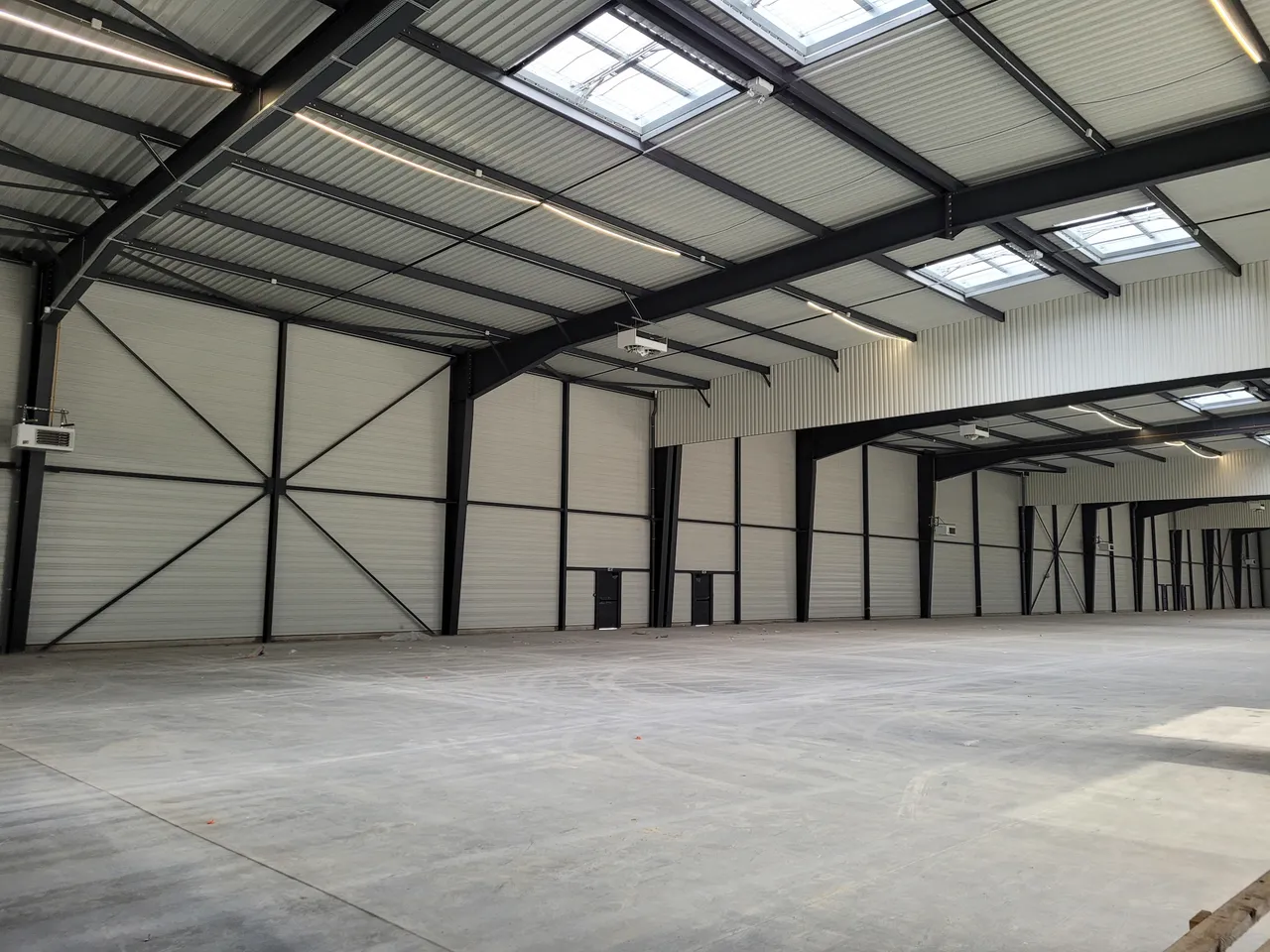 logistics - Light Industrial Premises / Offices For Rent - gallery - 3