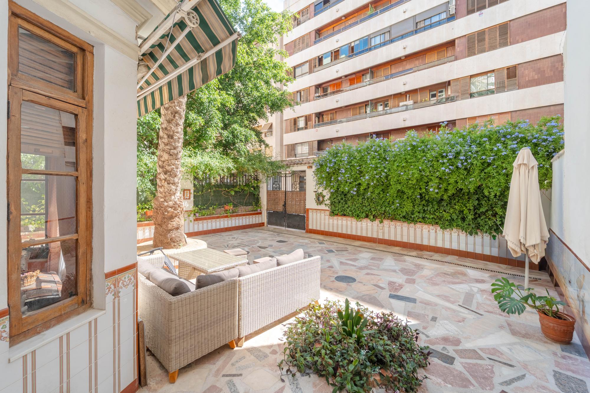 living - 221m² house / villa with 15m² terrace for sale in Extramurs - gallery thumbnail - 8