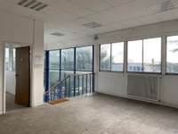 logistics - Activités / Bureaux À Louer - gallery thumbnail - 8