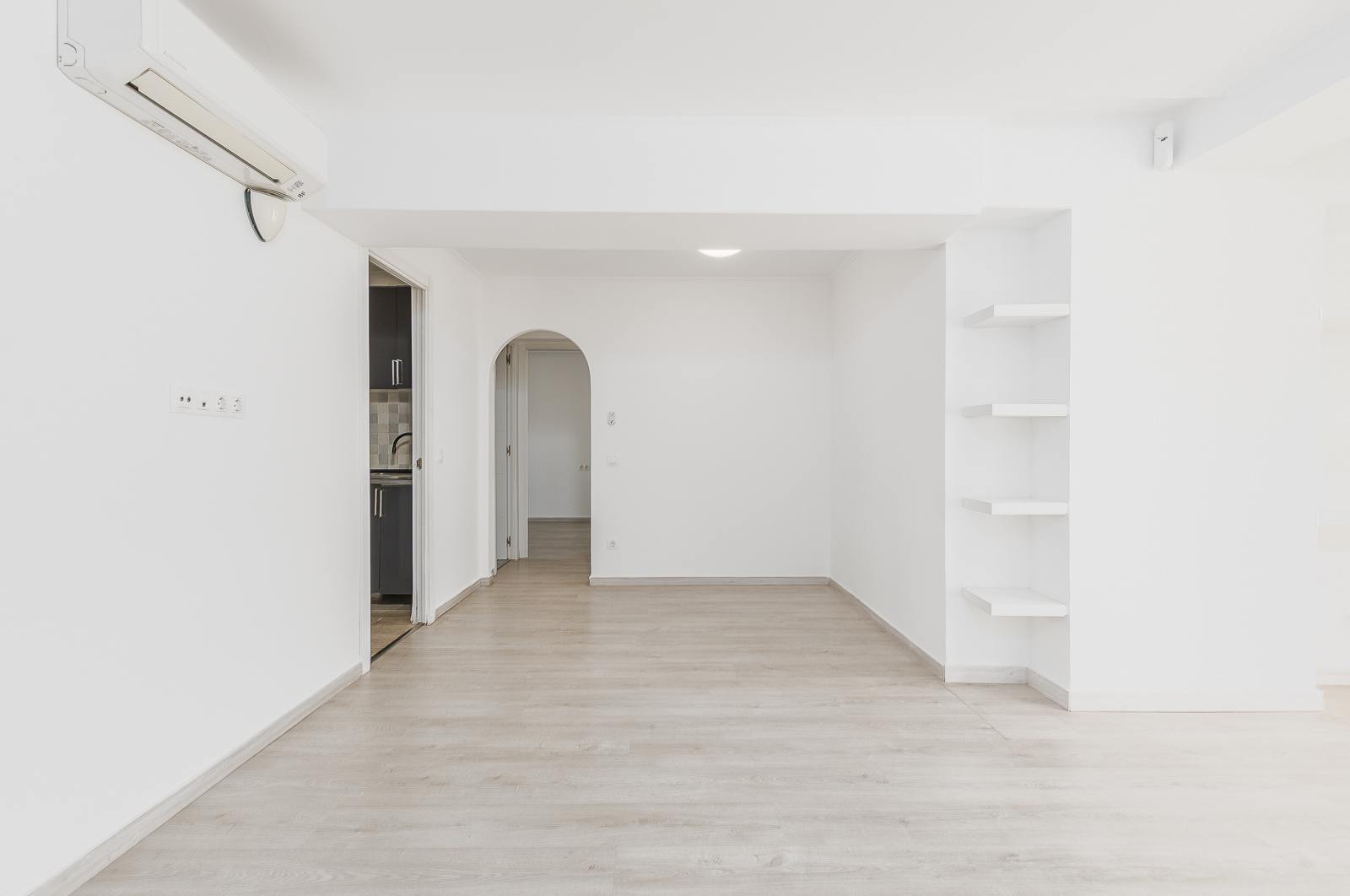 living - 80m² apartment for sale in Barceloneta, Barcelona - gallery thumbnail - 6