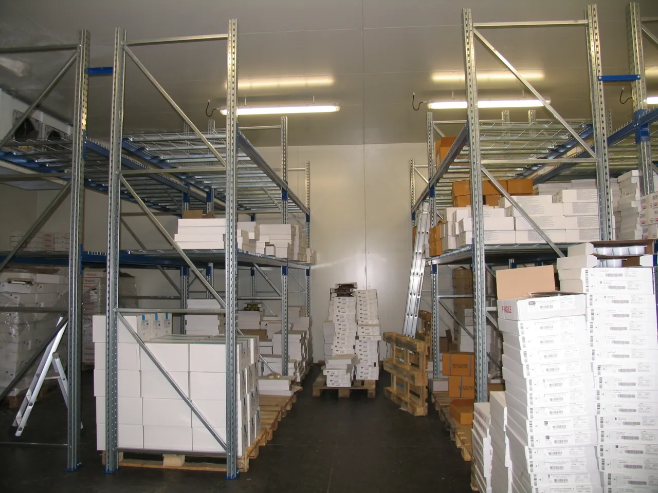 logistics - Light Industrial Premises / Offices For Sale - gallery - 2