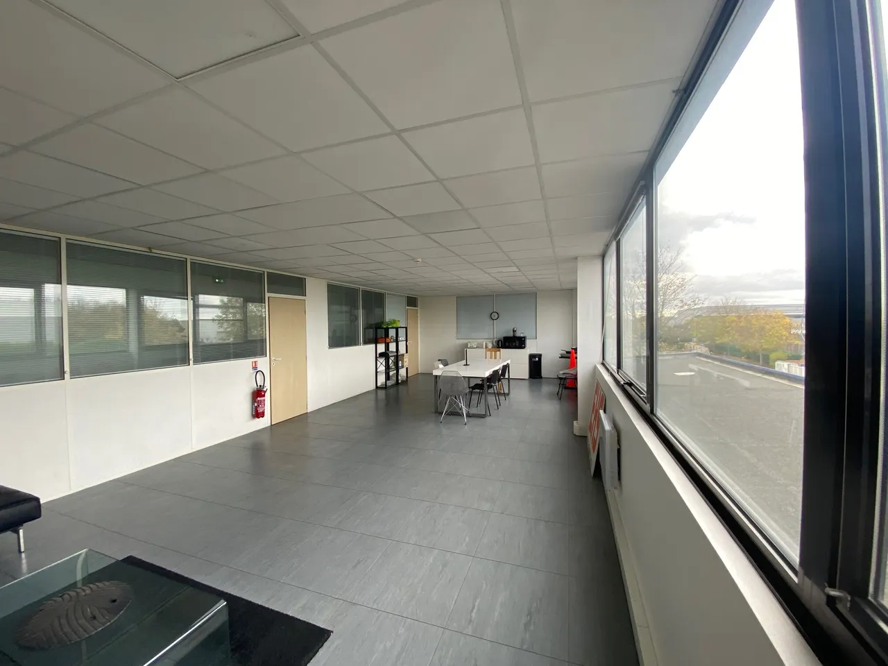 logistics - Light Industrial Premises / Offices For Rent - gallery - 5