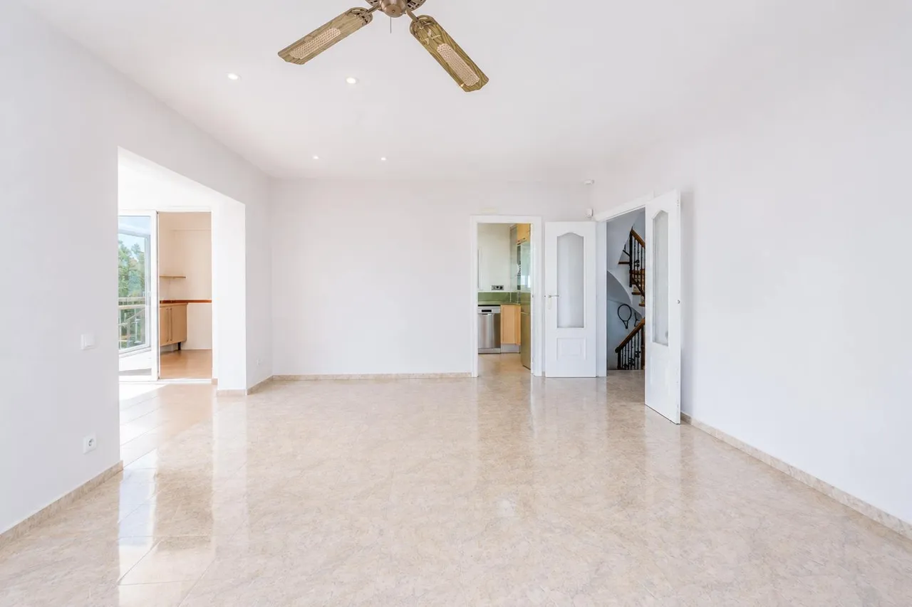 living - 259m² house / villa for sale in Vallpineda, Barcelona - gallery - 2