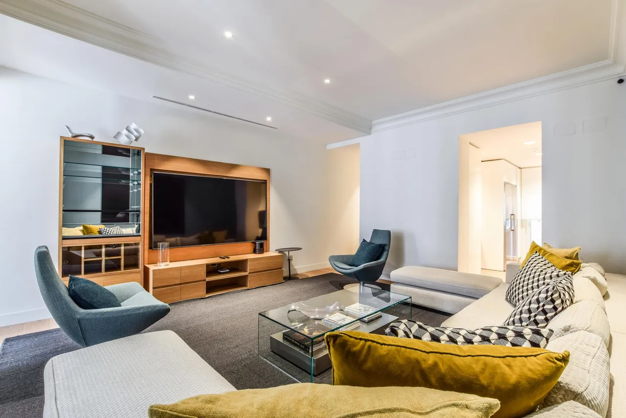 living - Piso de 220m² en alquiler en Chueca - Justicia, Madrid - gallery - 2