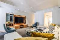 living - Piso de 220m² en alquiler en Chueca - Justicia, Madrid - gallery thumbnail - 2