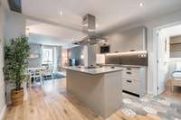 living - 96m² apartment for sale in Eixample Right, Barcelona - gallery thumbnail - 4