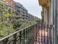 living - Piso de 91m² en venta en Eixample Derecho, Barcelona - gallery thumbnail - 8