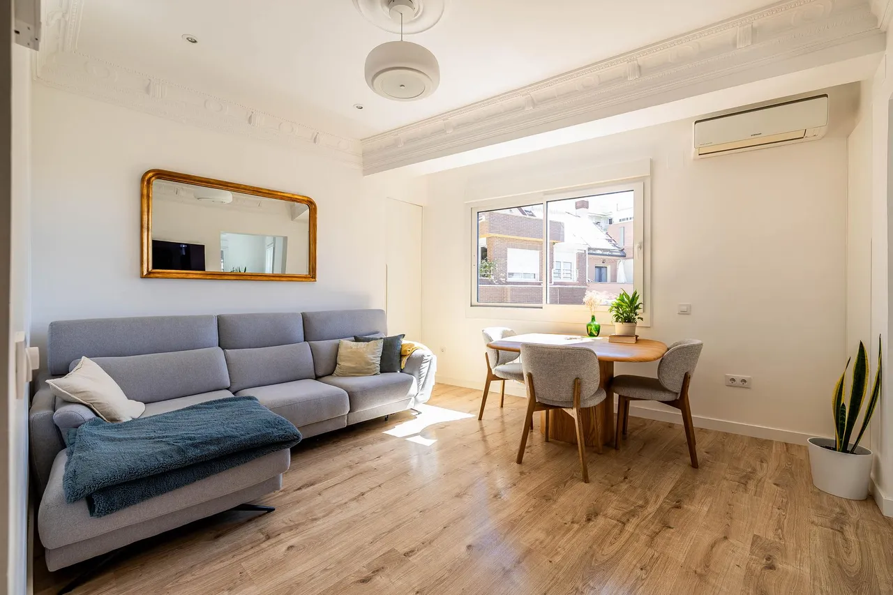 living - 82m² apartment for sale in Fuente del Berro, Madrid - gallery - 4