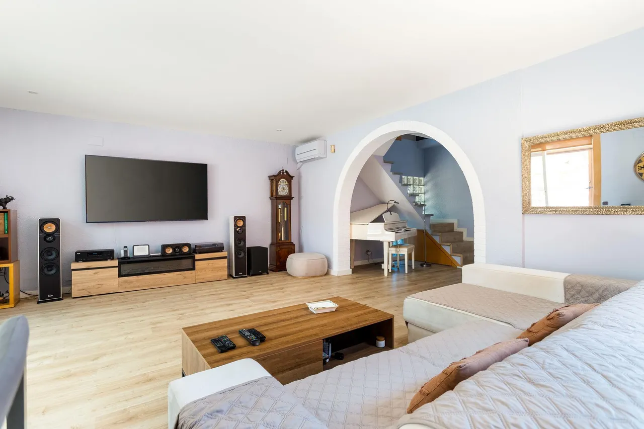 living - 324m² house / villa for sale in Teià, Barcelona - gallery - 8