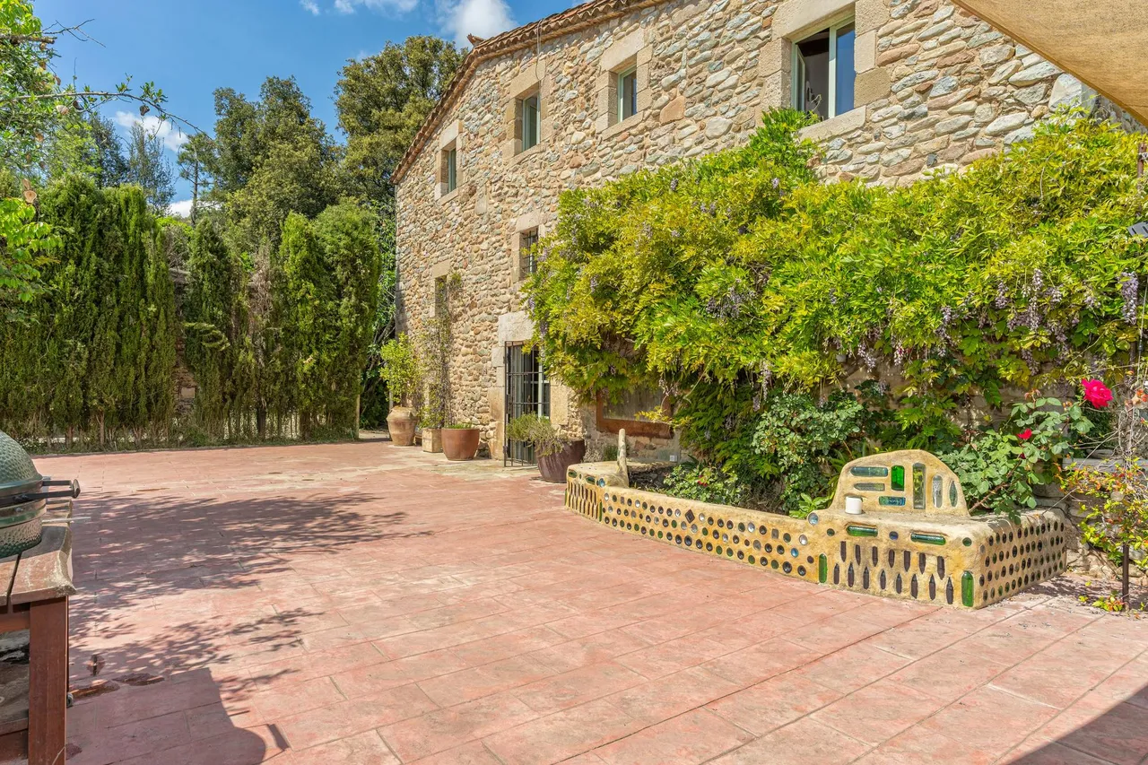 living - Casa rural de 470m² en venta en El Gironés, Girona - gallery - 5