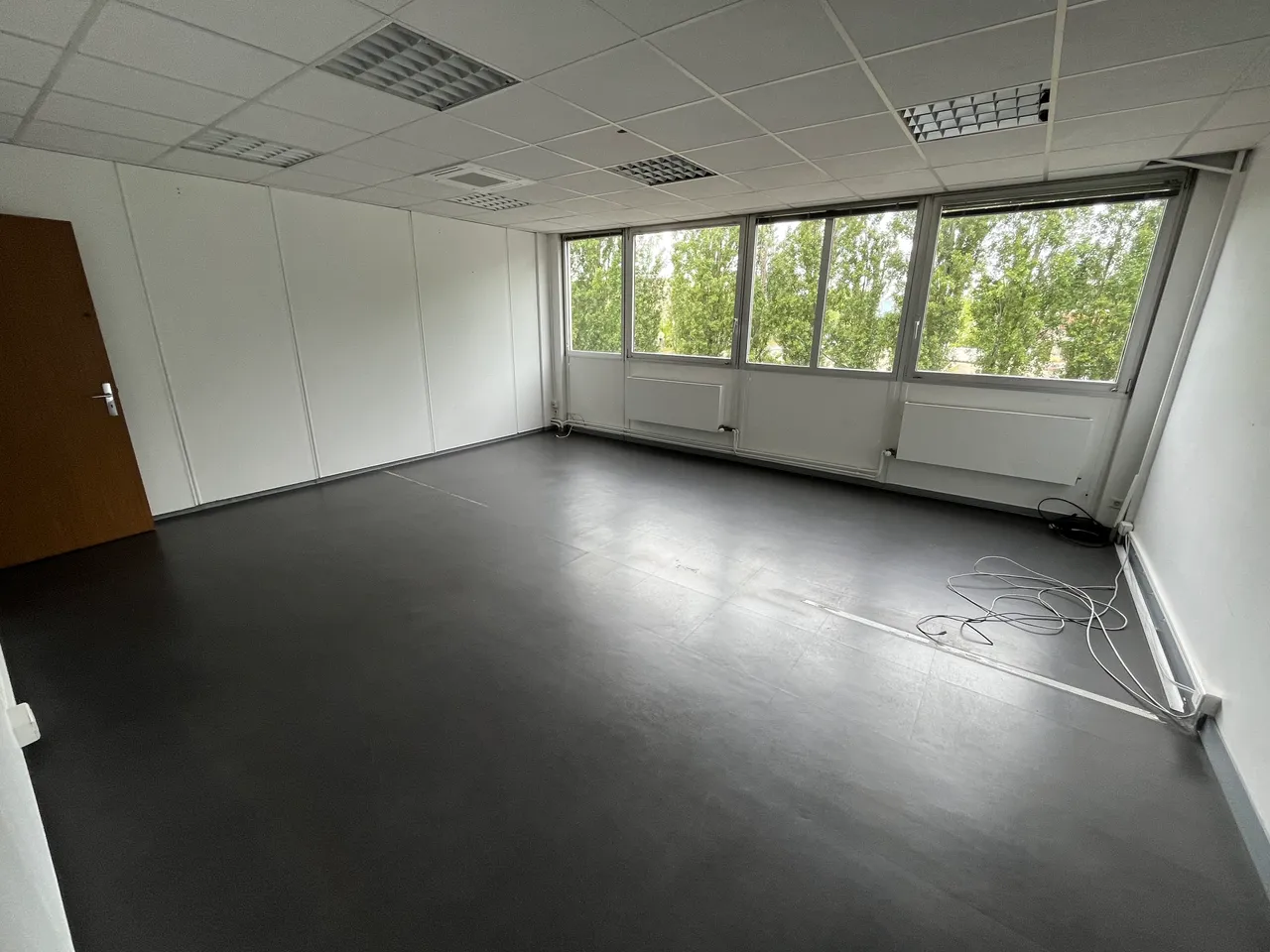 logistics - Light Industrial Premises / Offices For Rent - gallery - 10