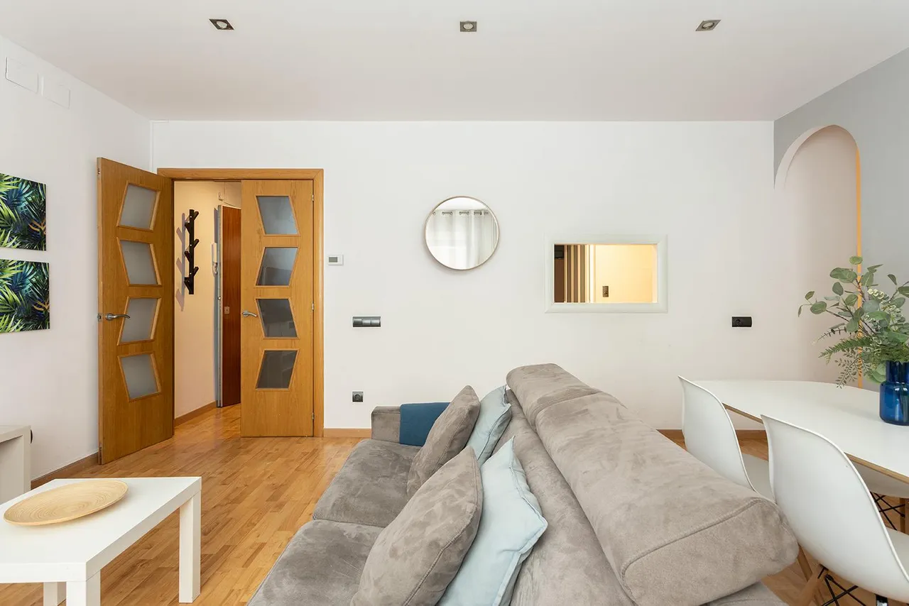 living - 66m² apartment for sale in Gràcia, Barcelona - gallery - 10